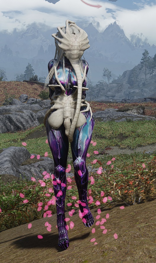 之前资源群的衣服，包括小伙伴们找的落英28套和抱脸虫，整理完补上来的